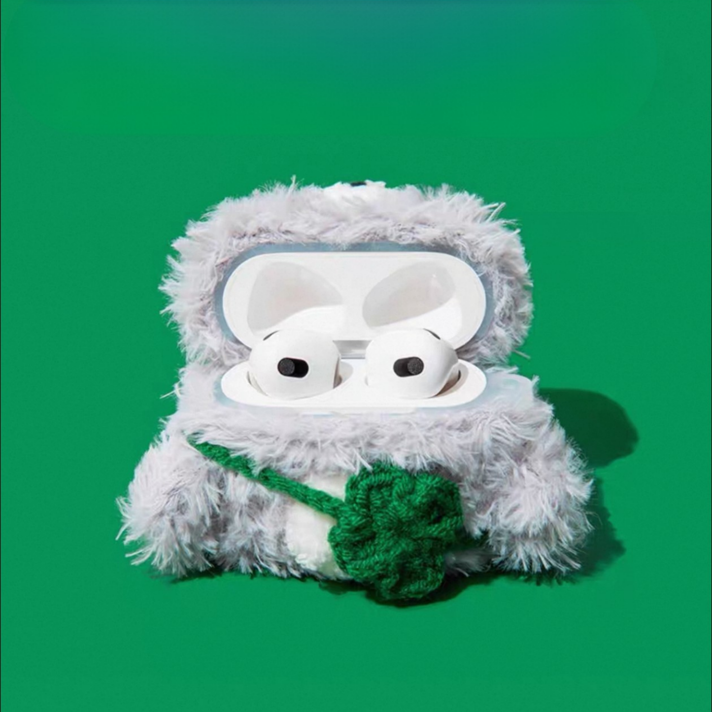 Bear-in-Paris Airpods Case